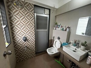 Bathroom in 2 BHK Apartment at Mayfair The View, Vikhroli West – for Rent