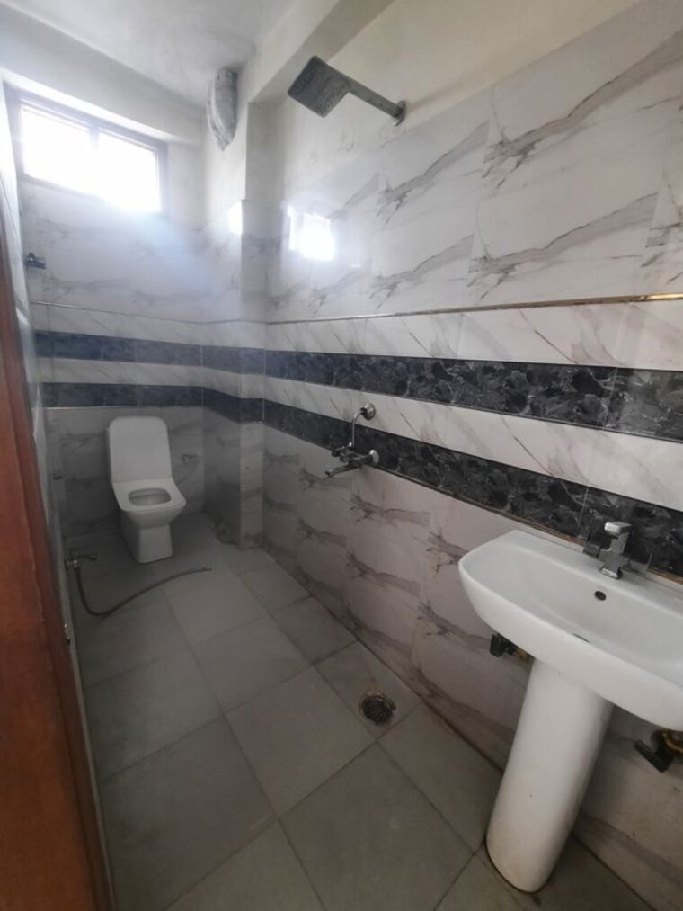 Bathroom, bindal-enclave 3 Bedroom 1000 Sq.Ft. Apartment In Phi Iv Greater Noida Greater Noida 10712164