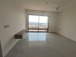 Room in 2 BHK Apartment at Hirize Rich Park, Kokapet – for Rent