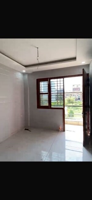 Room in 3 BHK Builder Floor at BPTP District Phase 2, Sector 84 – for Sale