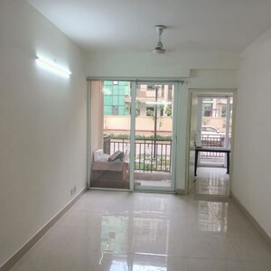 Room in 2 BHK Apartment at Signature Global Prime, Sector 63a – for Rent
