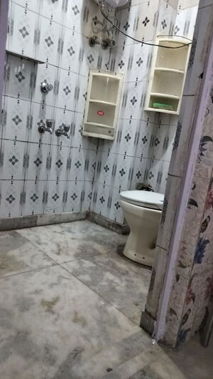 Bathroom in 1 RK Apartment at South Delhi – for Rent