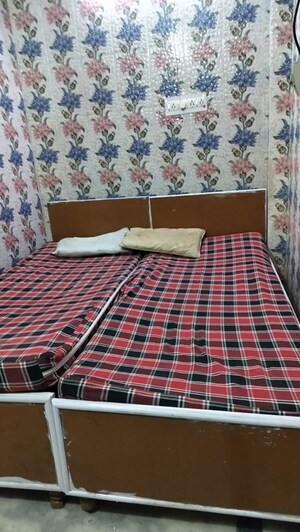 Bedroom in 1 RK Apartment at South Delhi – for Rent