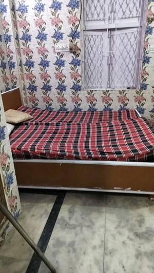 Bedroom in 1 RK Apartment at South Delhi – for Rent