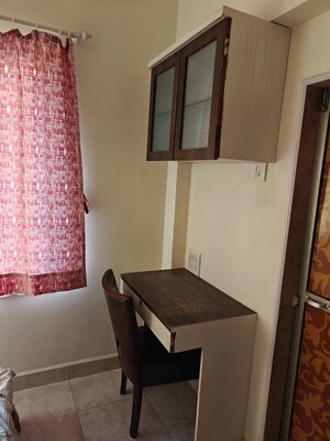 Team Area in 2 BHK Apartment at Andheri East – for Rent