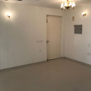 Room in 3 BHK Apartment at Tulip Violet, Sector 69 – for Rent