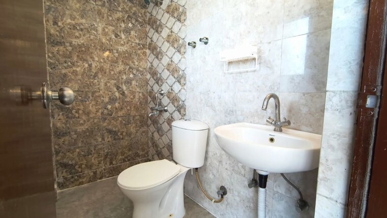 Bathroom, proview-officer-city 2 Bedroom 1085 Sq.Ft. Apartment In Raj Nagar Extension Ghaziabad 10712288