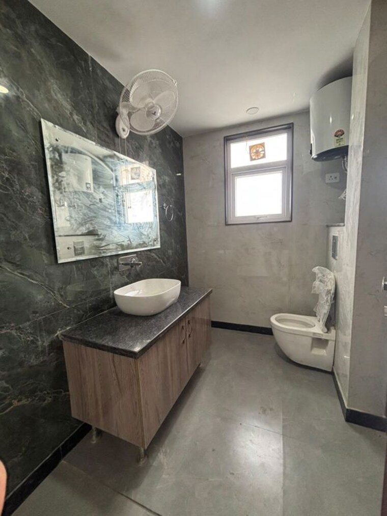 Bathroom, saket 3 Bedroom 1200 Sq.Ft. Builder Floor In Saket Delhi 10712328