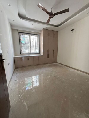Room in 3 BHK Builder Floor at Saket – for Rent