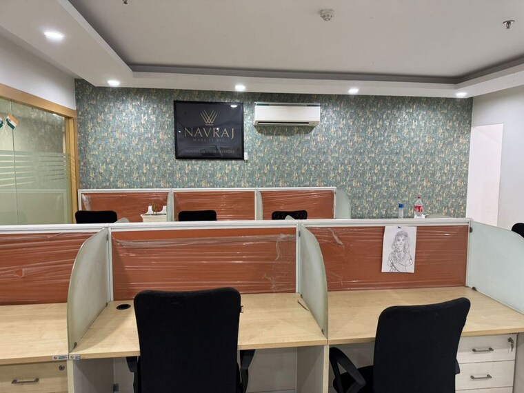 Team Area, ild-trade-centre Commercial Office Space 641 Sq.Ft. In Sector 47 Gurgaon 10712341