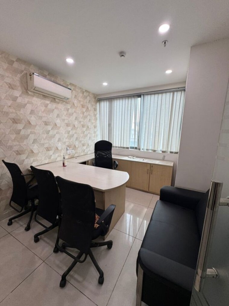 Team Area, ild-trade-centre Commercial Office Space 641 Sq.Ft. In Sector 47 Gurgaon 10712341