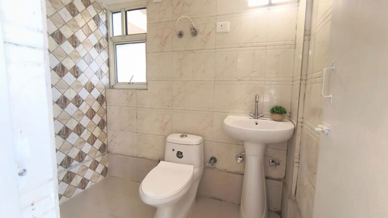 Bathroom, eureka-diya-green-city 2 Bedroom 968 Sq.Ft. Apartment In Raj Nagar Extension Ghaziabad 10712348