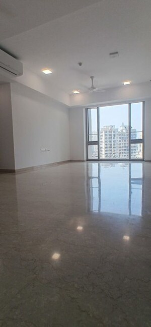 Room in 3 BHK Apartment at Lodha Kiara, Worli – for Rent