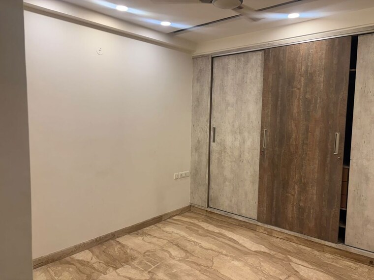 Room, shivalik colony 3 Bedroom 2000 Sq.Ft. Builder Floor In Shivalik Colony Delhi 10712317