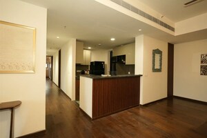 Room in 3.5 BHK Apartment at Krisumi Waterfall Residences, Sector 36a – for Rent