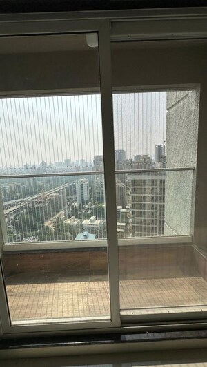 Room in 2 BHK Apartment at Ashar Axis, Majiwada – for Rent