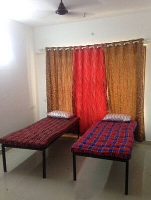 Room in  Pg at Majiwada – for Rent