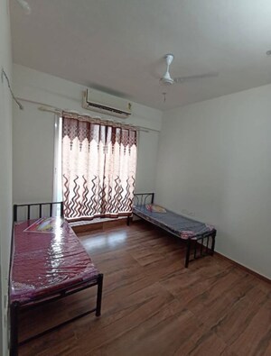 Room in  Pg at Majiwada – for Rent