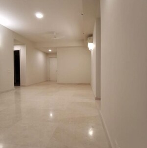 Room in 4 BHK Apartment at Ireo The Corridors, Sector 67a – for Rent