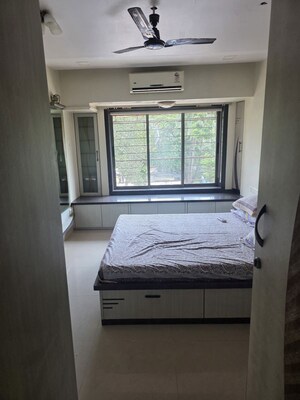 Room in 3 BHK Apartment at Mesacon Crown, Andheri West – for Rent