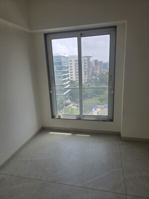Room in 3 BHK Apartment at Mesacon Greens, Andheri West – for Rent