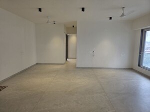 Room in 3 BHK Apartment at Mesacon Greens, Andheri West – for Rent
