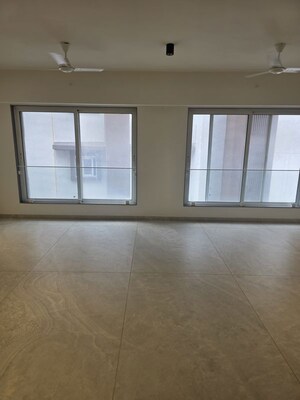 Room in 3 BHK Apartment at Mesacon Greens, Andheri West – for Rent