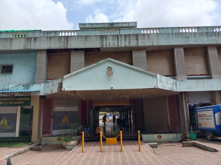 Exterior View, csr-complex Commercial Office Space 150 Sq.Ft. In Malad West Mumbai 10712509