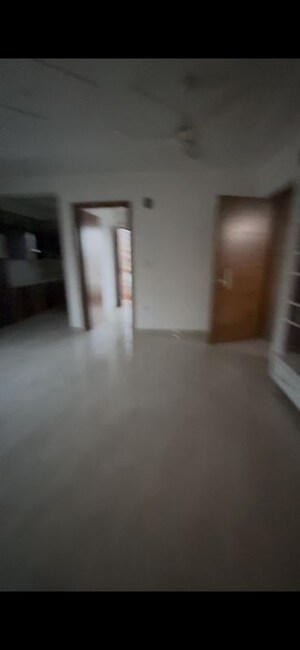 Room in 3 BHK Builder Floor at BPTP Parkland Pride Phase 2, Sector 77 – for Rent