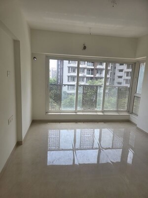 Room in 3 BHK Apartment at Mesacon Crown, Andheri West – for Rent
