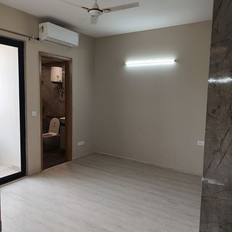 Room, emaar-the-palm-drive-the-premier-terraces 3 Bedroom 1950 Sq.Ft. Apartment In Sector 66 Gurgaon 10712615