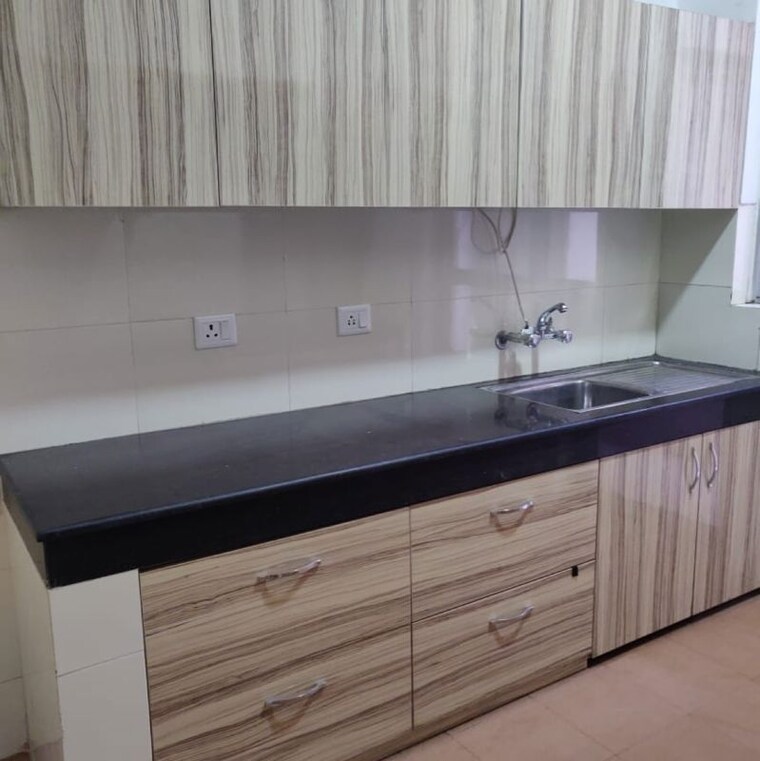 Kitchen, pioneer-park-phase-1 3 Bedroom 1750 Sq.Ft. Apartment In Sector 61 Gurgaon 10712624