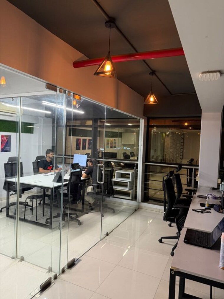 Gym, science city Commercial Office Space 2250 Sq.Ft. In Science City Ahmedabad 10712555
