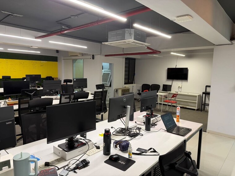Team Area, science city Commercial Office Space 2250 Sq.Ft. In Science City Ahmedabad 10712555