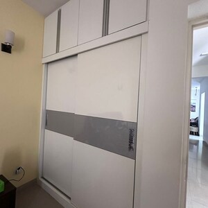 Furnished Amenities in 3 BHK Apartment at Emaar Emerald Estate, Sector 65 – for Rent