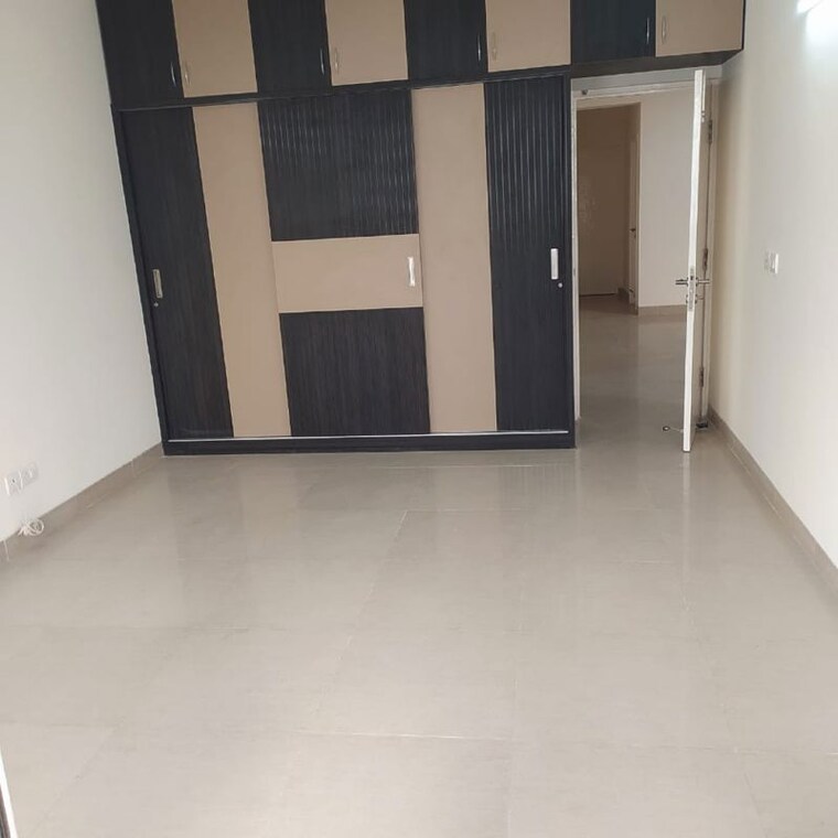 Room, emaar-emerald-floors-premier 3 Bedroom 1600 Sq.Ft. Apartment In Sector 65 Gurgaon 10712662