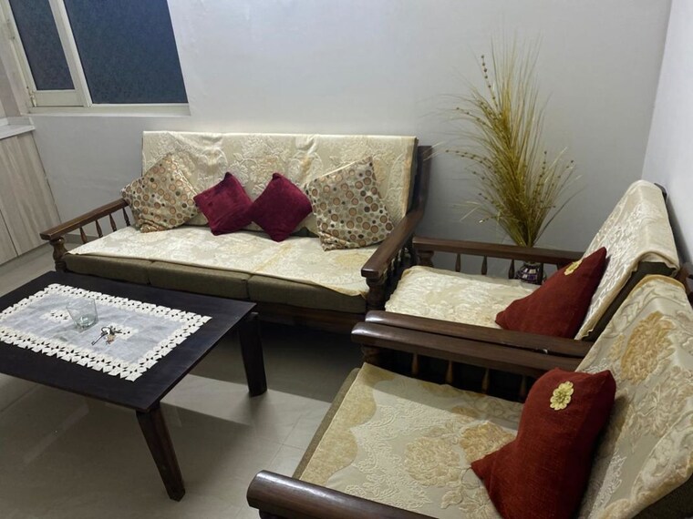 Living Room, emaar-gurgaon-greens 3 Bedroom 1650 Sq.Ft. Apartment In Sector 102 Gurgaon 10712673