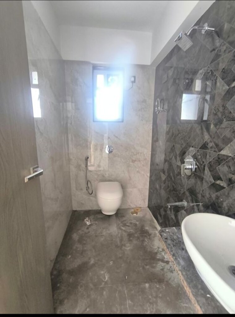 Bathroom, crystal-hitendra-dhamm-shabha-chs 2 Bedroom 648 Sq.Ft. Apartment In Goregaon West Mumbai 10712699
