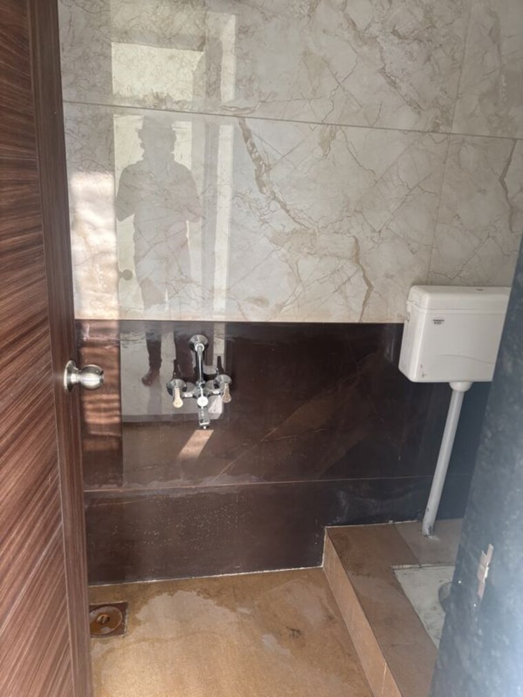 Bathroom, nageshwar-solitaire-empire 2 Bedroom 675 Sq.Ft. Apartment In Moshi Pune 10712701