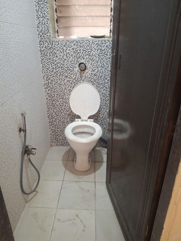 Bathroom, mahape 1 Bedroom 500 Sq.Ft. Apartment In Mahape Navi Mumbai 10712717