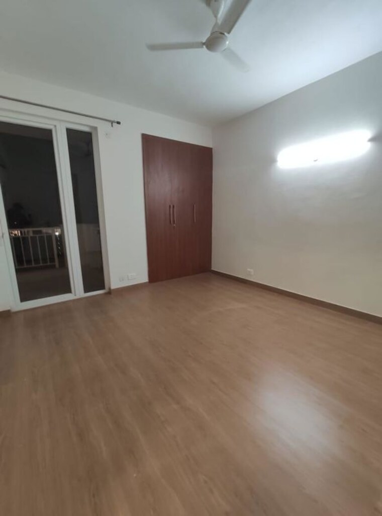 Room, emaar-palm-hills 2 Bedroom 1450 Sq.Ft. Apartment In Sector 77 Gurgaon 10712708