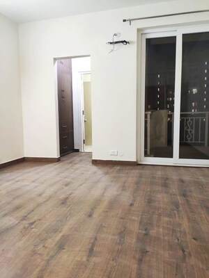 Room in 2 BHK Apartment at Emaar Palm Hills, Sector 77 – for Sale