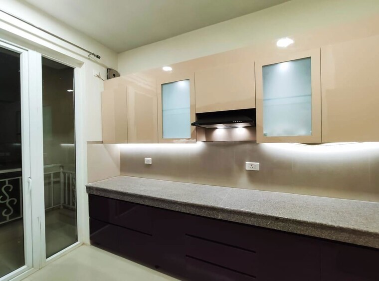 Kitchen, emaar-palm-hills 2 Bedroom 1450 Sq.Ft. Apartment In Sector 77 Gurgaon 10712708