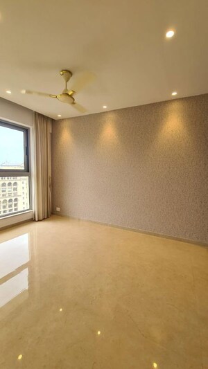 Room in 2 BHK Apartment at Avsar CHS, Powai – for Rent