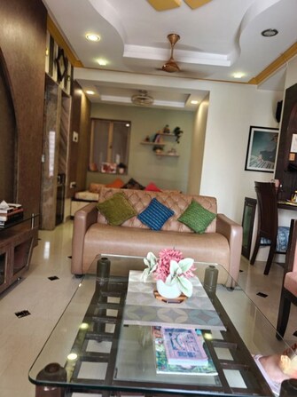3.5 BHK +  1250 Sq.Ft. Apartment in Swapnalok Towers