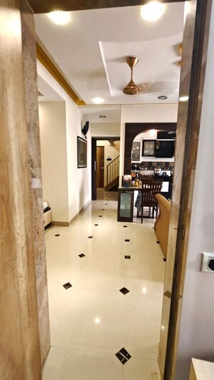 Furnished Amenities in 3.5 BHK Apartment at Swapnalok Towers, Malad East – for Sale