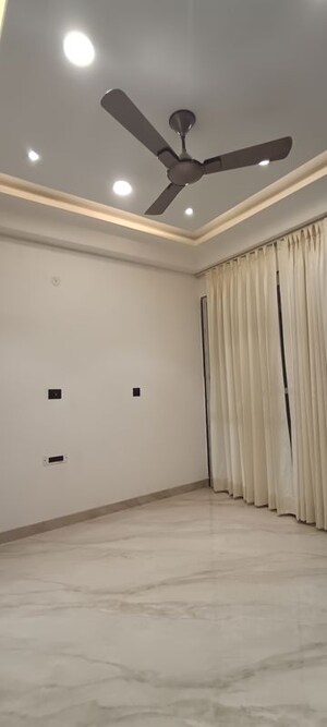 Room in 3 BHK Builder Floor at BPTP District 3, Sector 85 – for Sale
