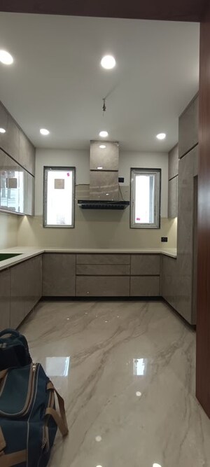 Kitchen in 3 BHK Builder Floor at BPTP District 3, Sector 85 – for Sale