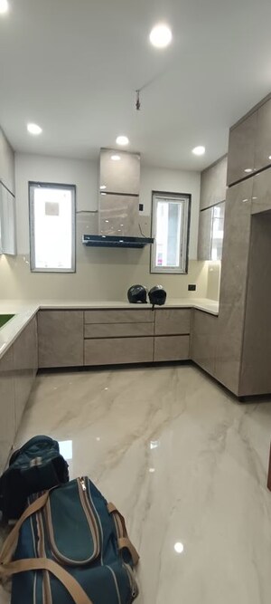 Kitchen in 3 BHK Builder Floor at BPTP District 3, Sector 85 – for Sale