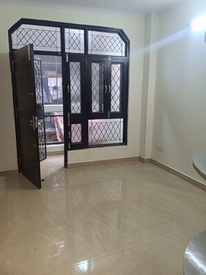 Room in 6 BHK Independent House at New Friends Colony – for Sale
